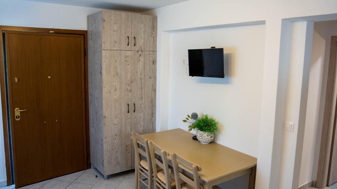 Alexandros Hotel Apartments Vourvourou Exteriör bild