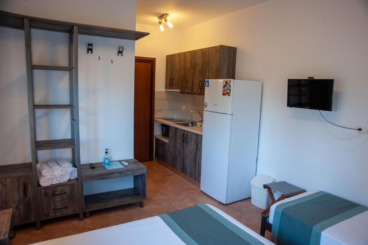 Alexandros Hotel Apartments Vourvourou Exteriör bild