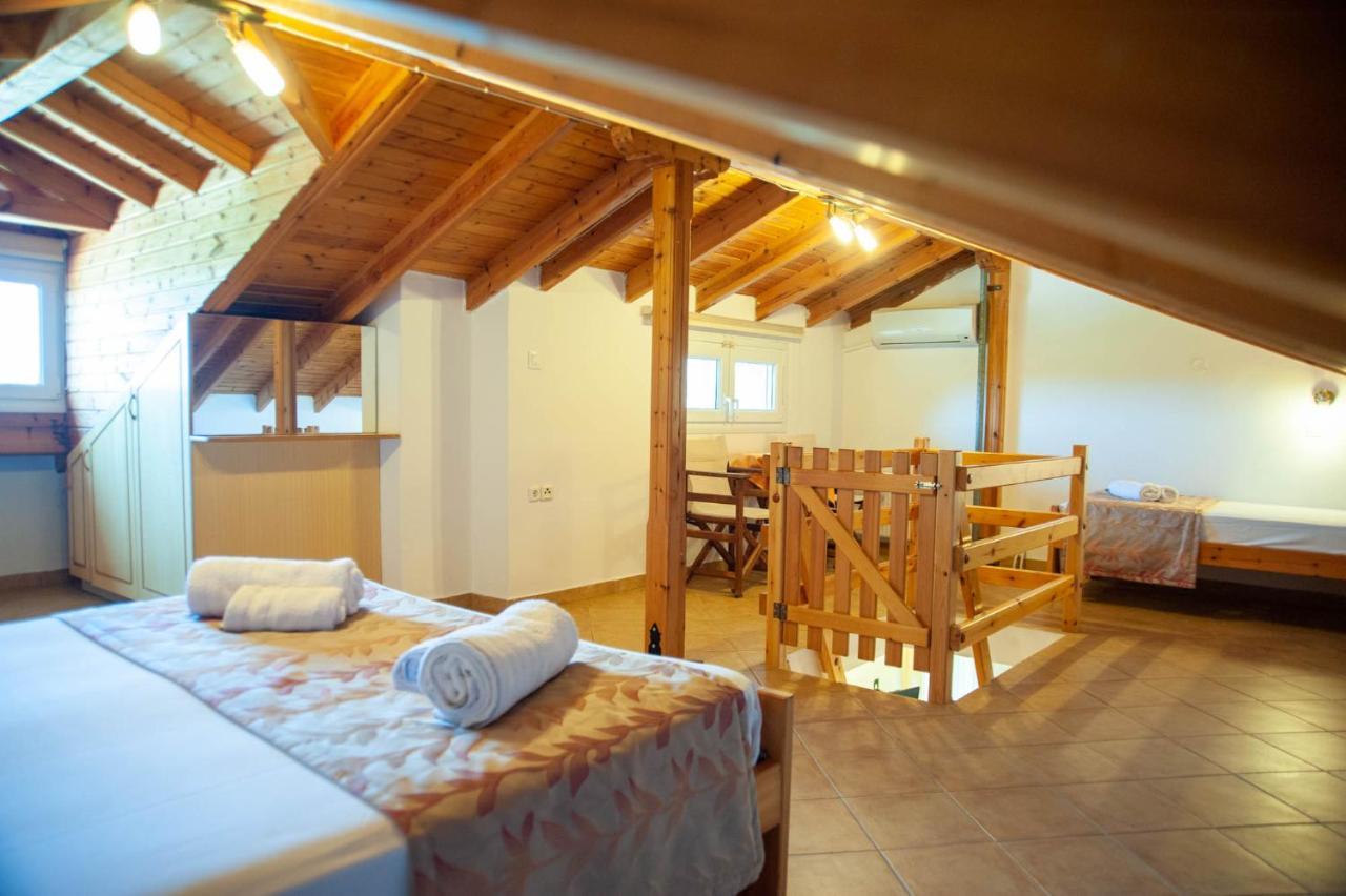 Alexandros Hotel Apartments Vourvourou Exteriör bild
