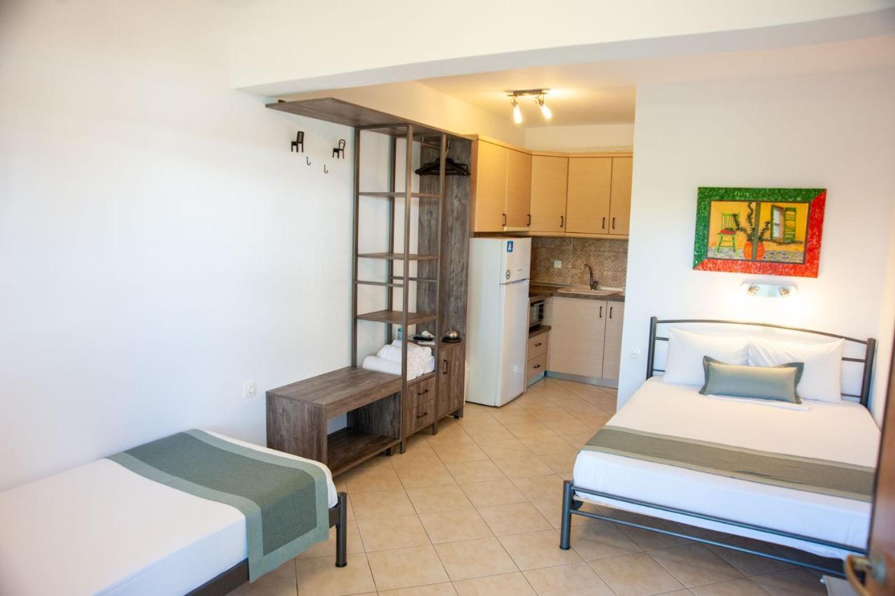 Alexandros Hotel Apartments Vourvourou Exteriör bild