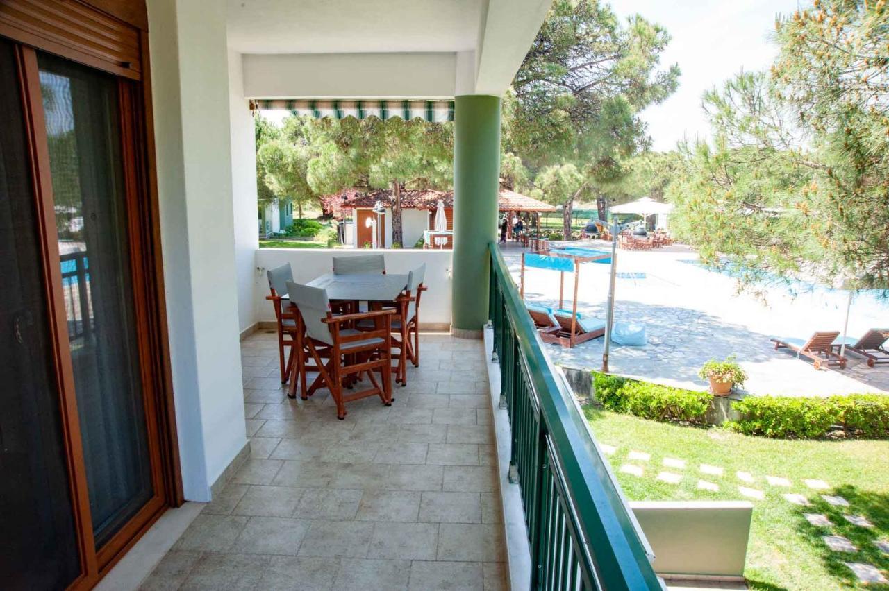 Alexandros Hotel Apartments Vourvourou Exteriör bild