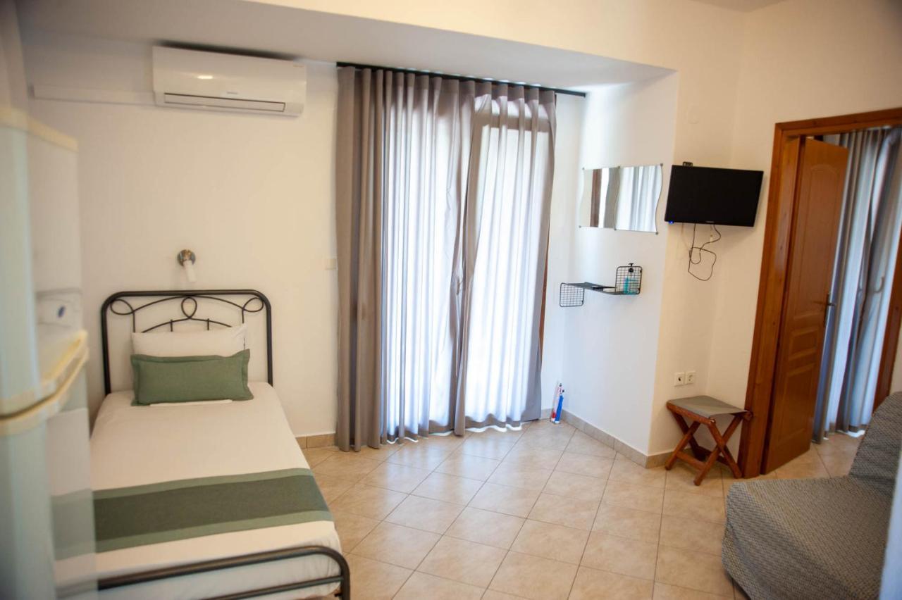 Alexandros Hotel Apartments Vourvourou Exteriör bild
