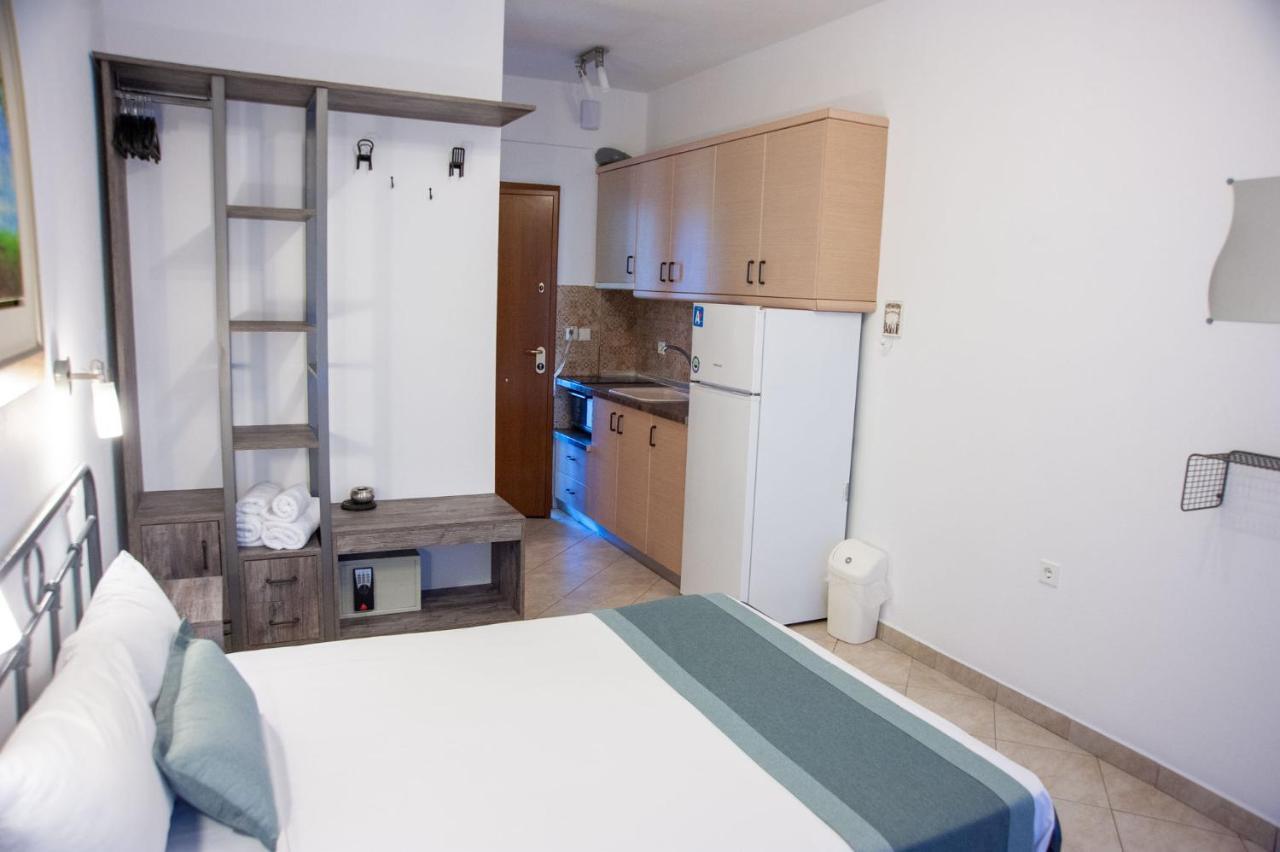Alexandros Hotel Apartments Vourvourou Exteriör bild