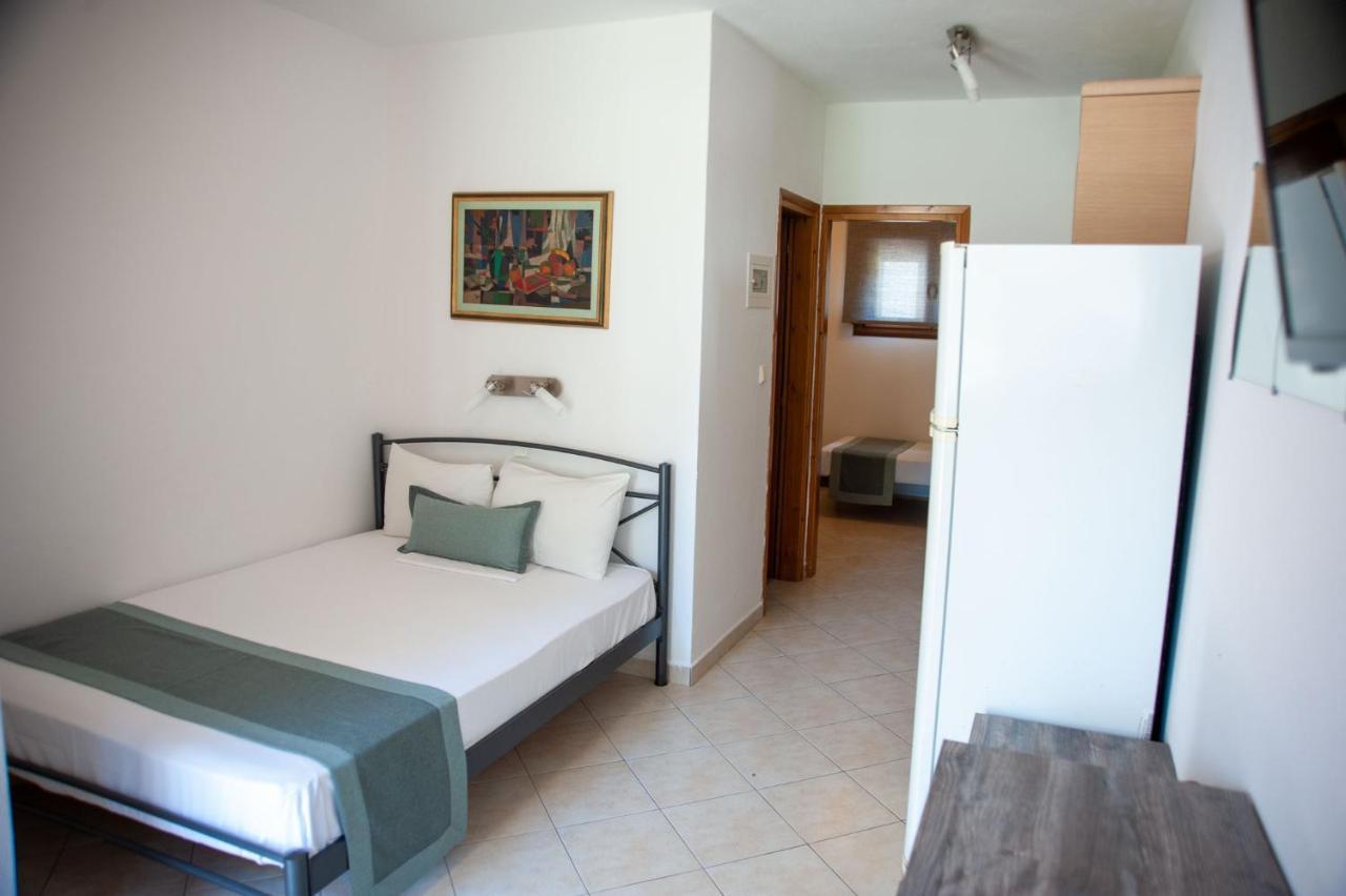 Alexandros Hotel Apartments Vourvourou Exteriör bild