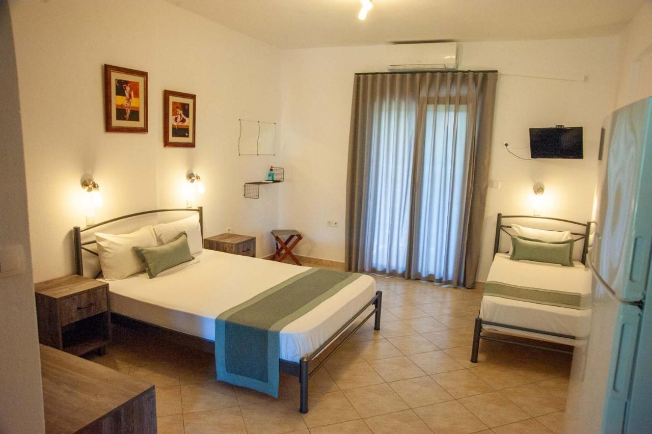Alexandros Hotel Apartments Vourvourou Exteriör bild