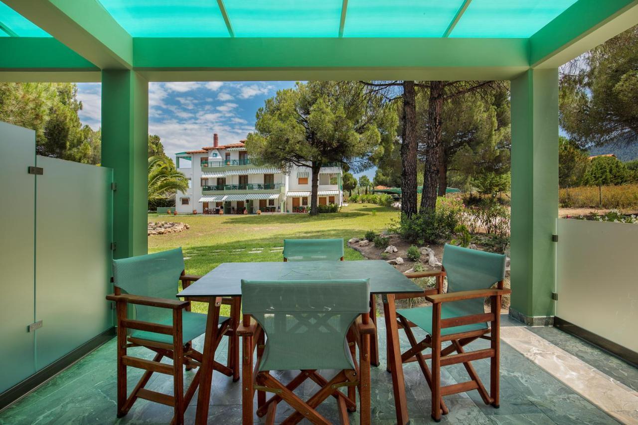 Alexandros Hotel Apartments Vourvourou Exteriör bild